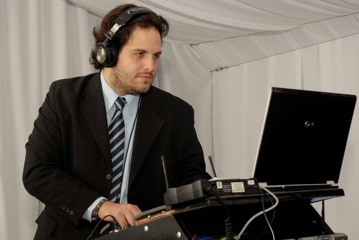 Gero operando en un evento en los primeros años de producción
