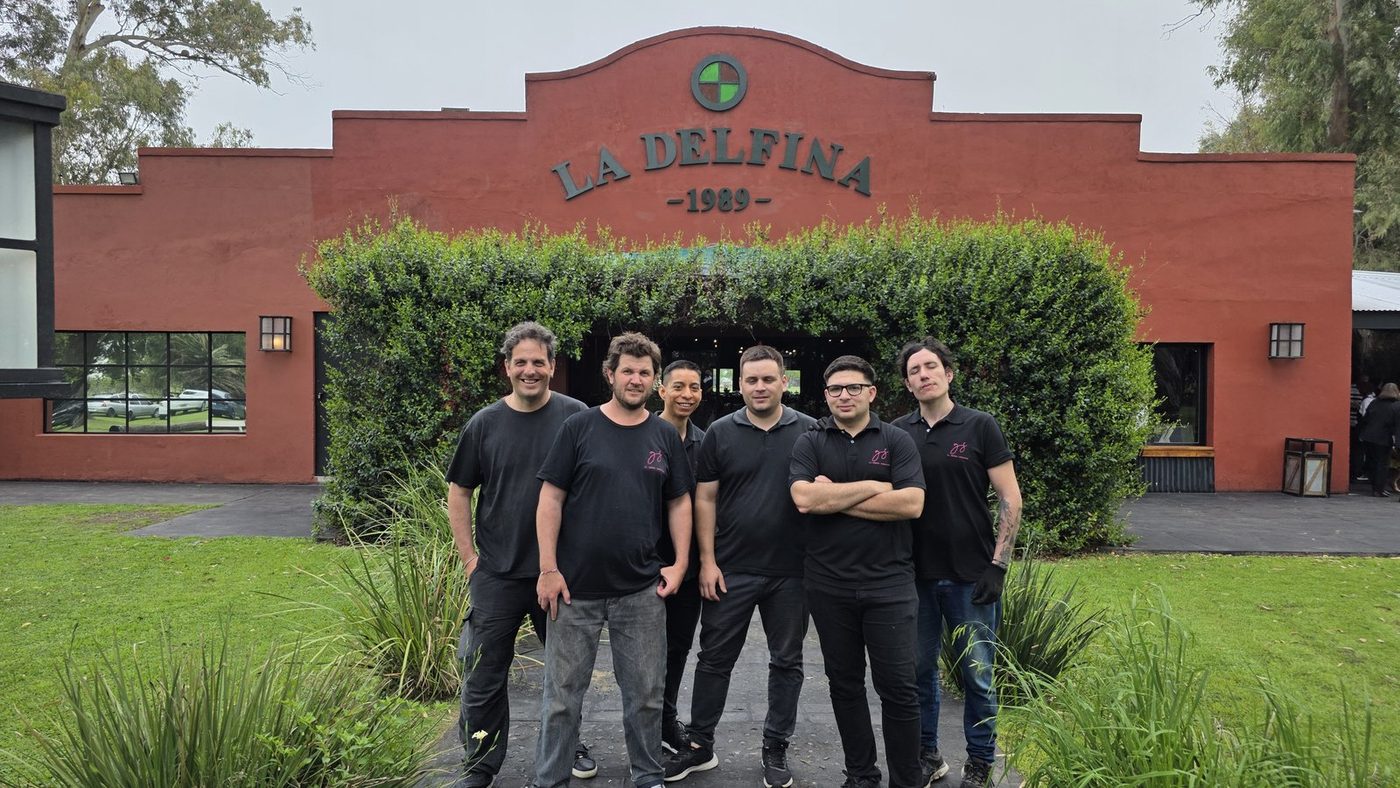 El equipo de GS Técnica frente a La Delfina